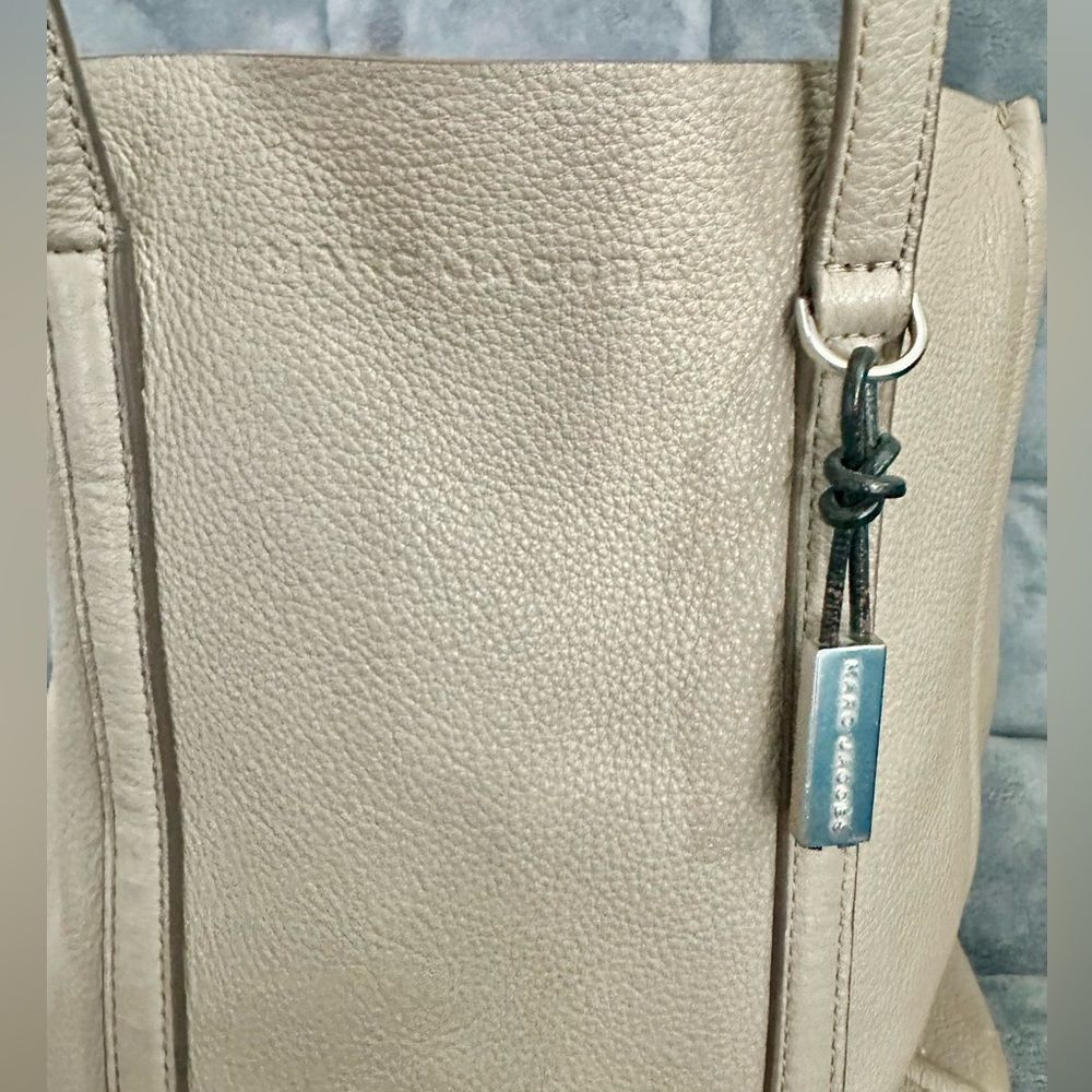 Marc Jacobs Tote - Picture 3 of 14